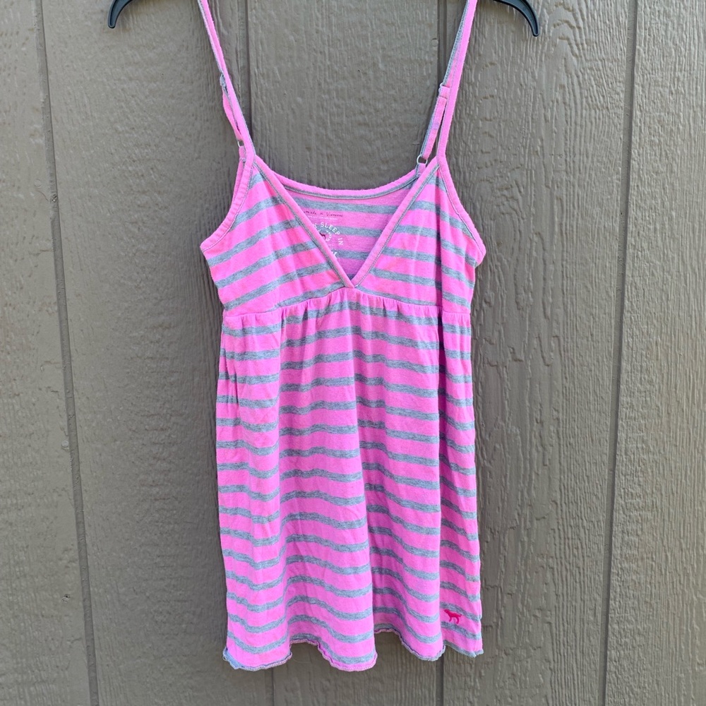 PINK VS sleep shirt